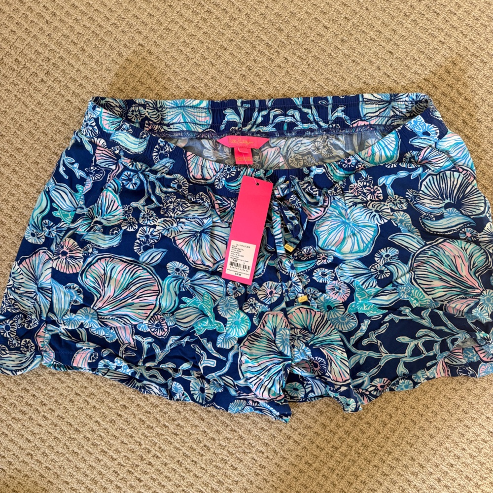 Lilly Pulitzer Navy Floral Shorts NWT